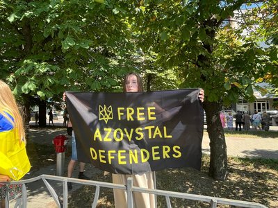 У Черкасах відбулася акція "Не мовчи — полон вбиває" У Черкасах відбулася акція "Не мовчи — полон вбиває"