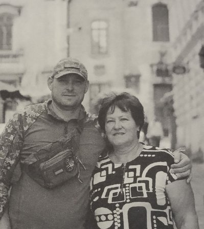 Долає біль через щоденні справи. Як мати загиблого на фронті бійця з Дніпропетровщини переживає втрату Долає біль через щоденні справи. Як мати загиблого на фронті бійця з Дніпропетровщини переживає втрату