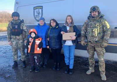 Евакуація родини з Великобурлуцької громади Евакуація родини з Великобурлуцької громади