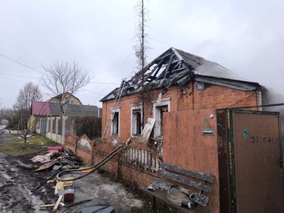 Через удар БпЛА у Золочеві згорів будинок вранці 19 березня Через удар БпЛА у Золочеві згорів будинок вранці 19 березня