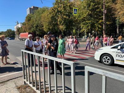 У Дніпрі через відсутність електроенергії місцеві жителі перекрили вулицю Робочу У Дніпрі через відсутність електроенергії місцеві жителі перекрили вулицю Робочу