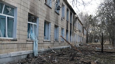 "У погріб побігла сонна". Очевидці обстрілу лікарні в Краснопіллі розповіли про наслідки атаки "У погріб побігла сонна". Очевидці обстрілу лікарні в Краснопіллі розповіли про наслідки атаки