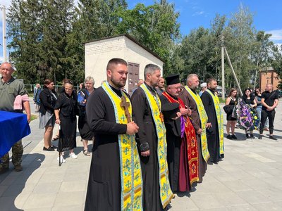 Дитина бачить свого тата і каже: "Тато!" Він вже не може відповісти: отець з Чернівців про прощання з полеглими бійцями Дитина бачить свого тата і каже: "Тато!" Він вже не може відповісти: отець з Чернівців про прощання з полеглими бійцями
