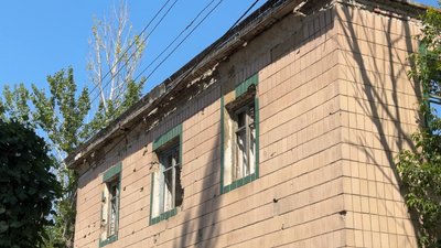 Пошкоджена будівля внаслідок російського обстрілу Слов’янськ Донецька область 30 липня 2025 рік Пошкоджена будівля внаслідок російського обстрілу Слов’янськ Донецька область 30 липня 2025 рік