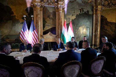 Колишній президент США Дональд Трамп у п'ятницю, 8 березня, зустрівся з прем'єр-міністром Угорщини Віктором Орбаном Колишній президент США Дональд Трамп у п'ятницю, 8 березня, зустрівся з прем'єр-міністром Угорщини Віктором Орбаном