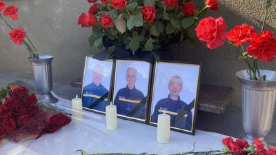 Пам’ять трьох рятувальників, які загинули рік тому, вшанували у Харкові, 4 квітня 2025 року Пам’ять трьох рятувальників, які загинули рік тому, вшанували у Харкові, 4 квітня 2025 року