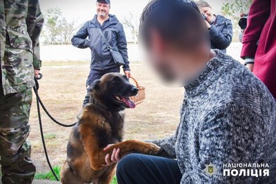 На Одещині кінологи з собаками допомагатимуть військовим відновитись після фронту На Одещині кінологи з собаками допомагатимуть військовим відновитись після фронту