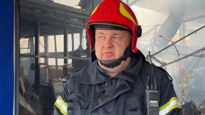 Не чули вибуху і побачили чорний дим зі своїх вікон: що кажуть очевидці про атаку «Епіцентру» у Прилуках на Чернігівщині Не чули вибуху і побачили чорний дим зі своїх вікон: що кажуть очевидці про атаку «Епіцентру» у Прилуках на Чернігівщині
