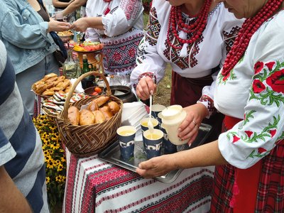 У Кмитові вп’яте провели борщ-батл: 15 команд готували традиційні та незвичайні страви У Кмитові вп’яте провели борщ-батл: 15 команд готували традиційні та незвичайні страви