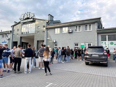 Черги за талонами на практичні іспити з водіння у Стрию: що кажуть у сервісному центрі МВС Черги за талонами на практичні іспити з водіння у Стрию: що кажуть у сервісному центрі МВС