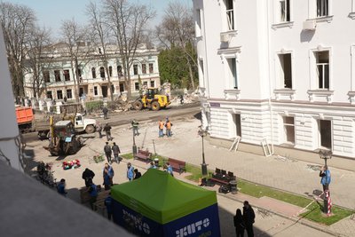 Другий день після російського удару: як у Сумах усувають наслідки атаки РФ Другий день після російського удару: як у Сумах усувають наслідки атаки РФ