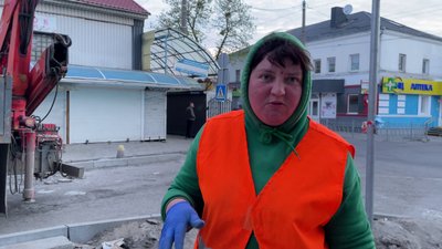 Боротьба зі стихійною торгівлею: як прибирали поблизу центрального ринку у Рівному Боротьба зі стихійною торгівлею: як прибирали поблизу центрального ринку у Рівному
