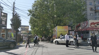 Блокпости і відеокамери: до Умані почали з'їжджатися хасиди Блокпости і відеокамери: до Умані почали з'їжджатися хасиди