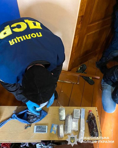 Вимагали погасити неіснуючий борг та погрожували підпалити будинок: Рівненський суд виніс вирок чоловікам Вимагали погасити неіснуючий борг та погрожували підпалити будинок: Рівненський суд виніс вирок чоловікам