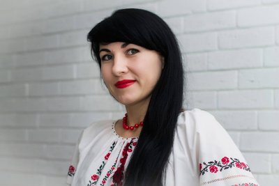 З пташками, орнаментом або мотивами українського села. Майстриня з Дніпра власноруч виготовляє іграшки на ялинку З пташками, орнаментом або мотивами українського села. Майстриня з Дніпра власноруч виготовляє іграшки на ялинку