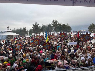 "Там во Бахмуті". Сучасну колядку співають по всій країні "Там во Бахмуті". Сучасну колядку співають по всій країні