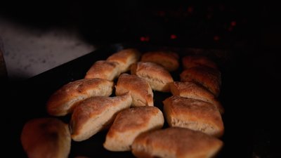 "Кулінарний спадок": як на Рівненщині випікають хліб на черені та вихватні "Кулінарний спадок": як на Рівненщині випікають хліб на черені та вихватні