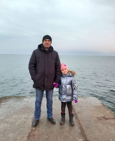 "Не хочу, щоб тато загинув": донька і дружина чекають вдома безвісти зниклого військового "Не хочу, щоб тато загинув": донька і дружина чекають вдома безвісти зниклого військового