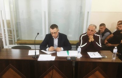 Зліва направо: адвокат Габріела Мкртчяна та сам Габріел Мкртчян Зліва направо: адвокат Габріела Мкртчяна та сам Габріел Мкртчян