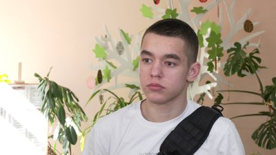 "Рамка — це безпека": металодетектор встановили у навчальному закладі в Рівному "Рамка — це безпека": металодетектор встановили у навчальному закладі в Рівному