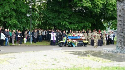 В Ужгороді попрощалися з полеглим захисником Павлом Ференсом В Ужгороді попрощалися з полеглим захисником Павлом Ференсом