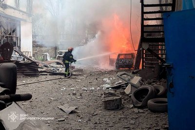 Удар по Кривому Рогу, поранені на Нікопольщині й Синельниківщині, збили БпЛА. Головні новини Дніпра та області 2 квітня Удар по Кривому Рогу, поранені на Нікопольщині й Синельниківщині, збили БпЛА. Головні новини Дніпра та області 2 квітня