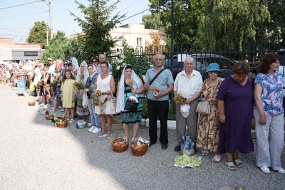 «Освячують дари природи»: у громадах ПЦУ на Кіровоградщині відзначають Яблучний Спас