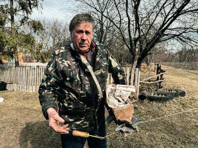 Не грають, а сіють: історія "скрипки-сівалки" та її власника з Охтирщини Сумської області Не грають, а сіють: історія "скрипки-сівалки" та її власника з Охтирщини Сумської області