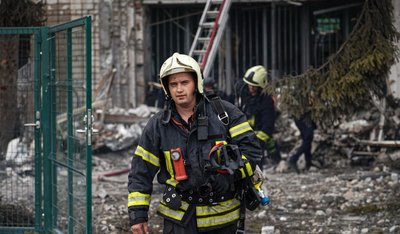 "Бачив великий гриб із диму": жителі Канева розповіли про атаку "шахедів" "Бачив великий гриб із диму": жителі Канева розповіли про атаку "шахедів"