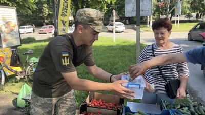 "Хоче віддати останнє": 16-річний кадет з Черкащини збирає донати для ЗСУ "Хоче віддати останнє": 16-річний кадет з Черкащини збирає донати для ЗСУ