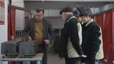 Студенти з Вінниці виготовляють пічки для військових на фронті Студенти з Вінниці виготовляють пічки для військових на фронті