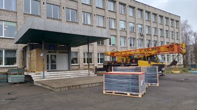 У Малинському ліцеї на Житомирщині за фінансової та технічної підтримки Литви встановлюють сонячні панелі У Малинському ліцеї на Житомирщині за фінансової та технічної підтримки Литви встановлюють сонячні панелі