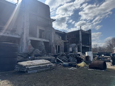"Для нас — робота, для них — гра": як на Сумщині готують собак-рятувальників для пошуку людей під завалами "Для нас — робота, для них — гра": як на Сумщині готують собак-рятувальників для пошуку людей під завалами