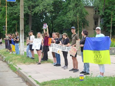 Атаки на Нікопольщину, поранений рятувальник, знеструмлення. Головні новини Дніпра та області 8 червня