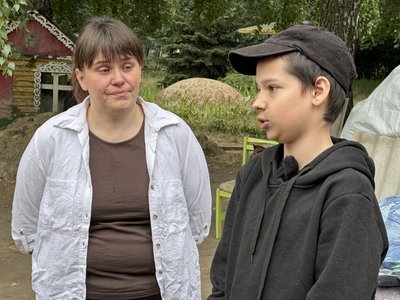 «Моя донька померла одразу»: як з-під обстрілів на Донеччині евакуюють родини з дітьми та пенсіонерів «Моя донька померла одразу»: як з-під обстрілів на Донеччині евакуюють родини з дітьми та пенсіонерів