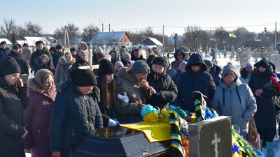 На Чернігівщині попрощалися з військовими Вадимом Арендарем та Віталієм Дудком На Чернігівщині попрощалися з військовими Вадимом Арендарем та Віталієм Дудком