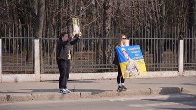 У Вінниці під час хвилини мовчання вшанували пам'ять полеглого Михайла Насадюка У Вінниці під час хвилини мовчання вшанували пам'ять полеглого Михайла Насадюка