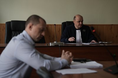 “Вони погрожували моїй сім’ї”: у справі щодо підпалу ТЦК у Сумах досліджують докази “Вони погрожували моїй сім’ї”: у справі щодо підпалу ТЦК у Сумах досліджують докази