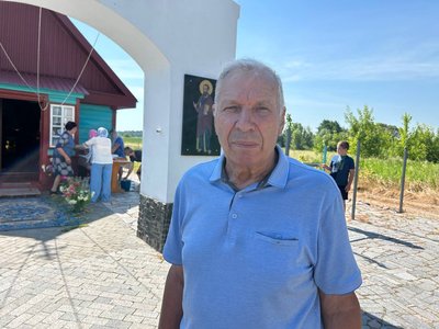 Фермер у будні, священник у вихідні: як житель Житомирщини поєднує фермерство зі служінням у чотирьох парафіях