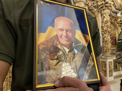 У Полтаві прощаються з Ігорем Князєвим, який загинув через артобстріл У Полтаві прощаються з Ігорем Князєвим, який загинув через артобстріл