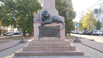 Пам’ятник оборонцям Полтави та коменданту фортеці Келіну: яка історія та чому можуть прибрати Пам’ятник оборонцям Полтави та коменданту фортеці Келіну: яка історія та чому можуть прибрати