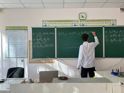 Навчання під звуки сирен: як черкаські школярі надолужують "освітні втрати" Навчання під звуки сирен: як черкаські школярі надолужують "освітні втрати"