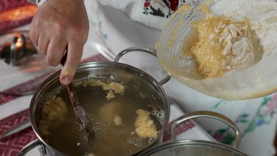"Кулінарний спадок": як готують на Рівненщині галушки з маком "Кулінарний спадок": як готують на Рівненщині галушки з маком
