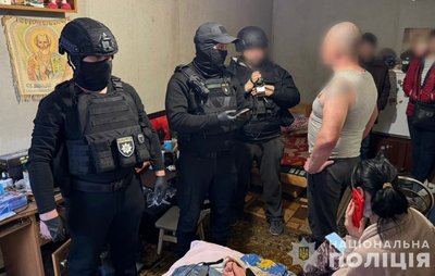 Постачали до в’язниці психотропи, які ховали у продуктах: на Дніпропетровщині затримали ймовірних наркоділків
