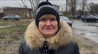 "Години дві стоїмо в черзі, аби набрати воду". Як жителі Павлограда переживають блекаут "Години дві стоїмо в черзі, аби набрати воду". Як жителі Павлограда переживають блекаут
