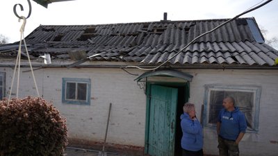 «Стеля і все просто на мене посипалося». У Солоному дрон РФ поцілив по гаражу, в якому перебувала людина «Стеля і все просто на мене посипалося». У Солоному дрон РФ поцілив по гаражу, в якому перебувала людина