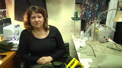 Дві сестри зі своїми дітьми в Житомирі від лютого пошили майже 40 тисяч балаклав для ЗСУ Дві сестри зі своїми дітьми в Житомирі від лютого пошили майже 40 тисяч балаклав для ЗСУ