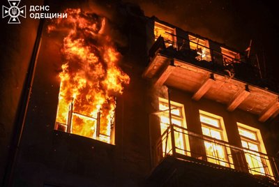 Наслідки атаки РФ на Одесу: зафіксовано понад 10 пожеж, кількість травмованих збільшилася Наслідки атаки РФ на Одесу: зафіксовано понад 10 пожеж, кількість травмованих збільшилася