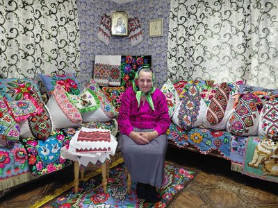 Марія Сиплива зі своїми виробами Марія Сиплива зі своїми виробами