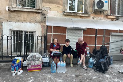 "Шахед" влучив у будинок: загибла жінка, 17 травмованих — що розповідають очевидці атаки на Одесу "Шахед" влучив у будинок: загибла жінка, 17 травмованих — що розповідають очевидці атаки на Одесу